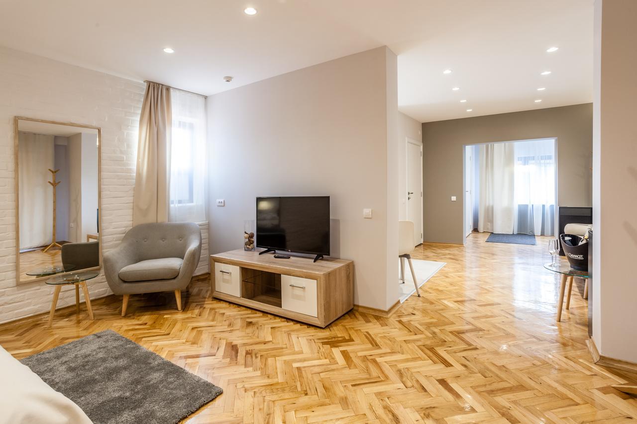 Apartmani Studio Zrenjanin Exteriör bild